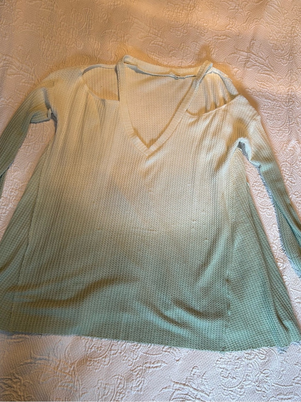 easel Cream to Light Mint Green Ombré V-Neck Long Sleeve Knit Top